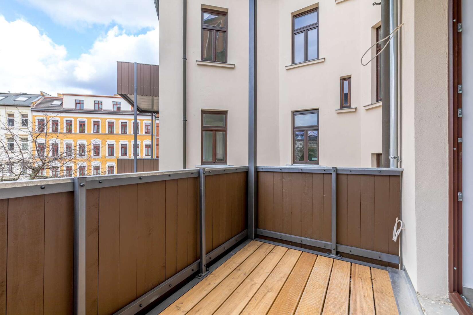 Mit Balkon