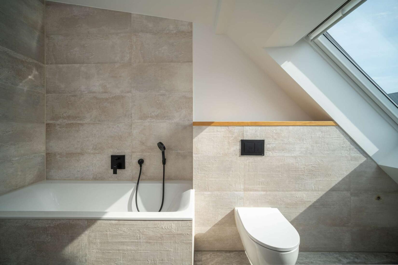 Modernes Badezimmer