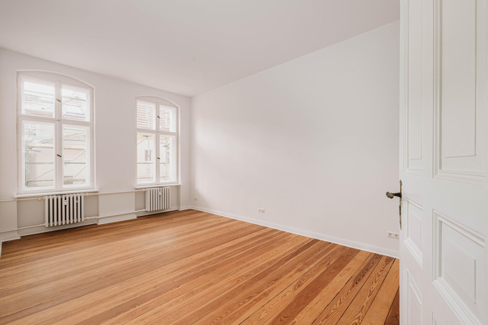 Jetzt kaufen & einziehen: Bezugsfreie 3-Zimmer-Eigentumswohnung in Berlin-Charlottenburg | Titelbild