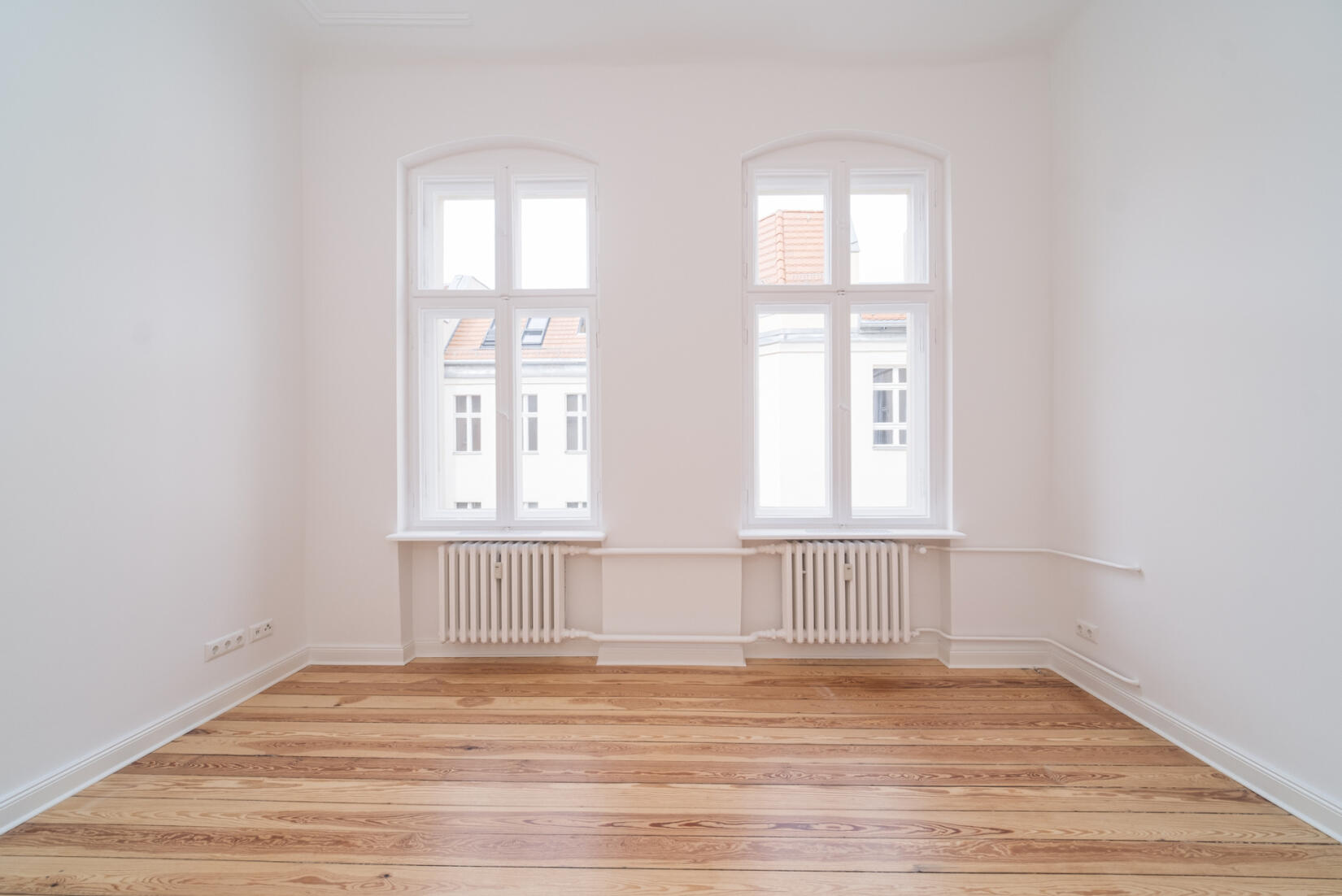 2-Zimmer-Altbauwohnung in Charlottenburg kaufen – sofort bezugsfrei! | Titelbild