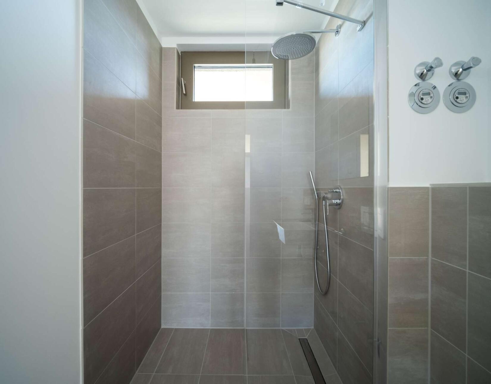 Mit Dusche
