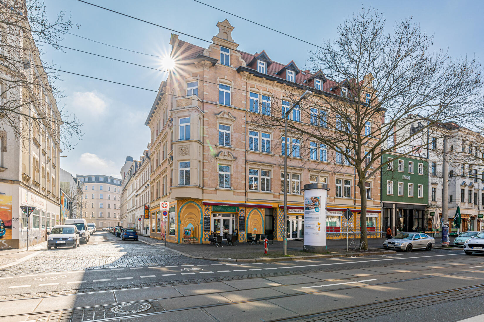 Kapitalanlage auf der Karl-Heine-Straße: Langfristig vermietete Gewerbefläche – Staffelmiete | Titelbild