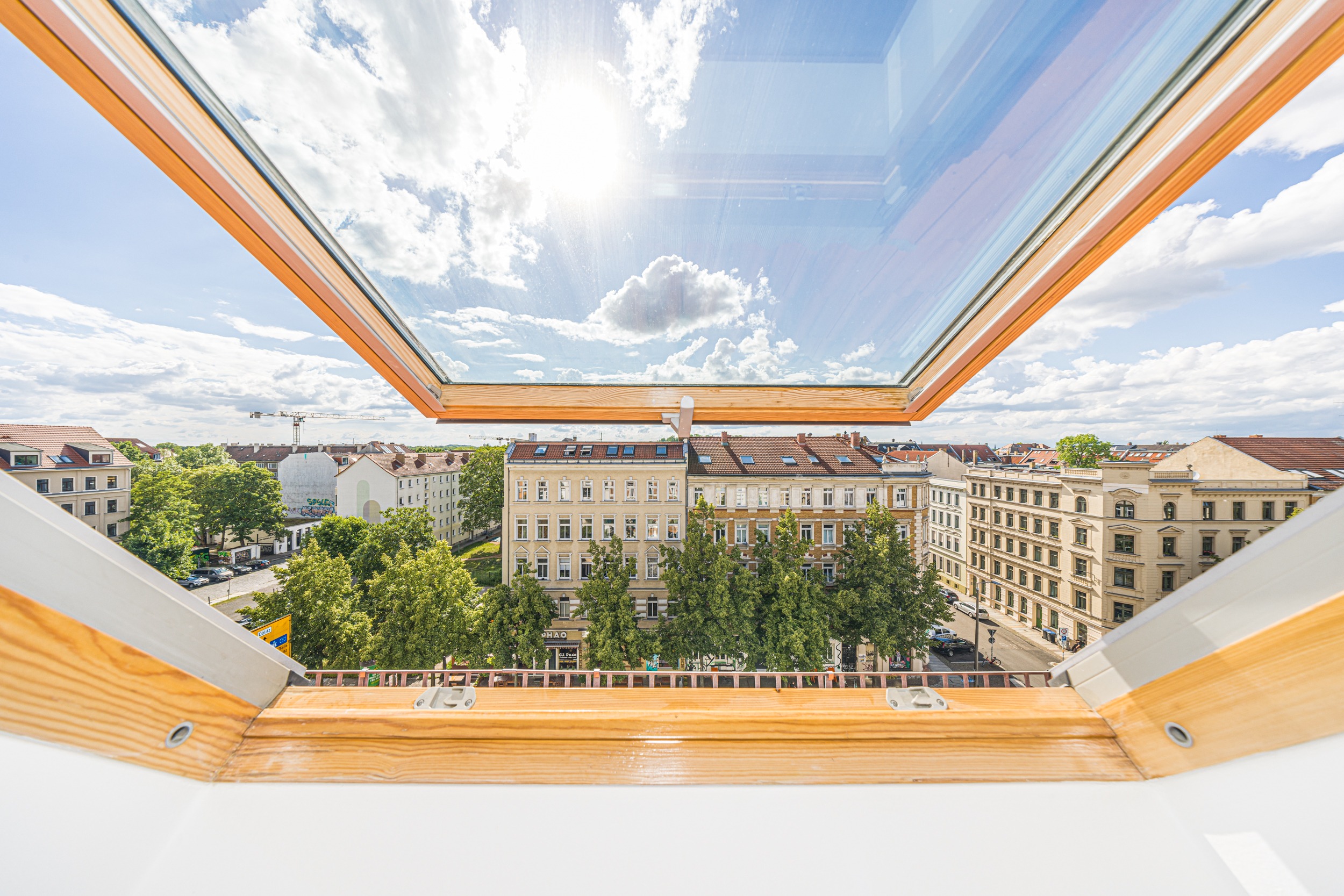 Dachgeschoss | Karl-Liebknecht-Straße 133 | Ausblick aus dem Dachliegefenster